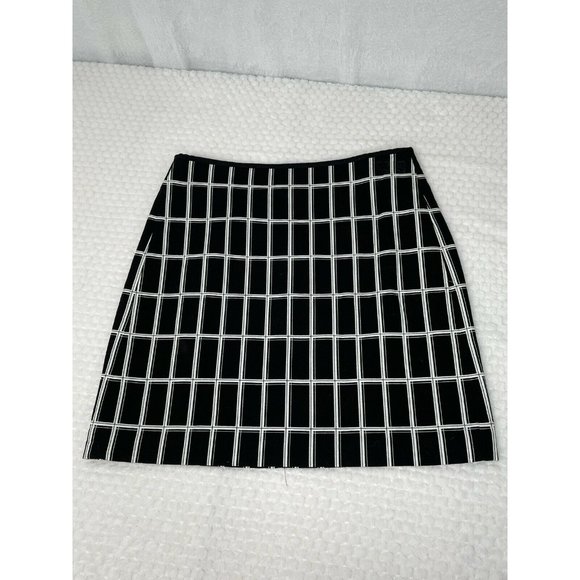 Ann Taylor Outlet NWT Pencil Skirt Size 4 Black White stripe above knee EUC - Picture 1 of 5
